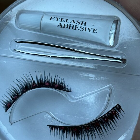 OSP Cosmetics Masquerade Pink Diamond Eye Lash Kit - Picture 7 of 10